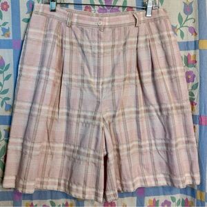 Women’s Vintage Nygard Collection Pastel Pink Plaid Pleated Trouser Shorts